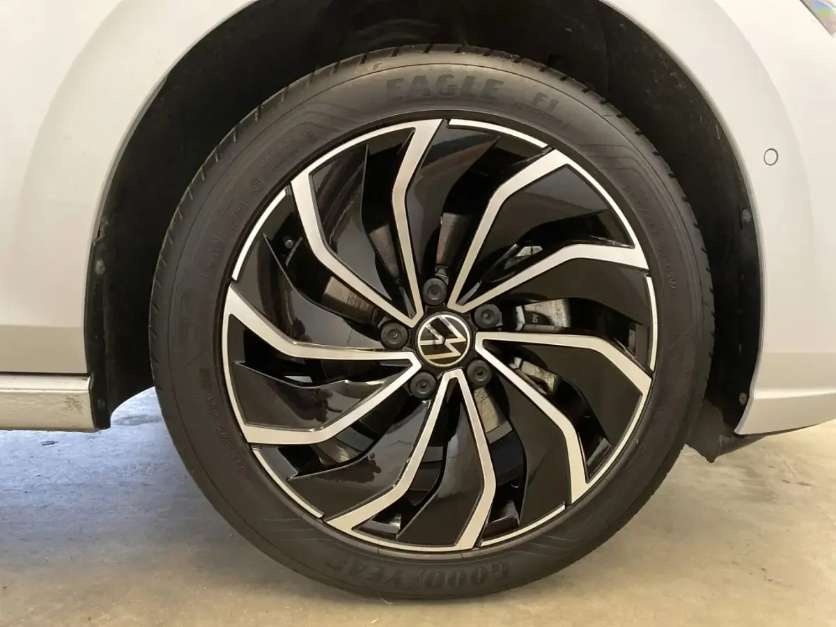 Gebraucht VW Golf VIII Style 150 PS (110 kW) 2020 Silber Limousine