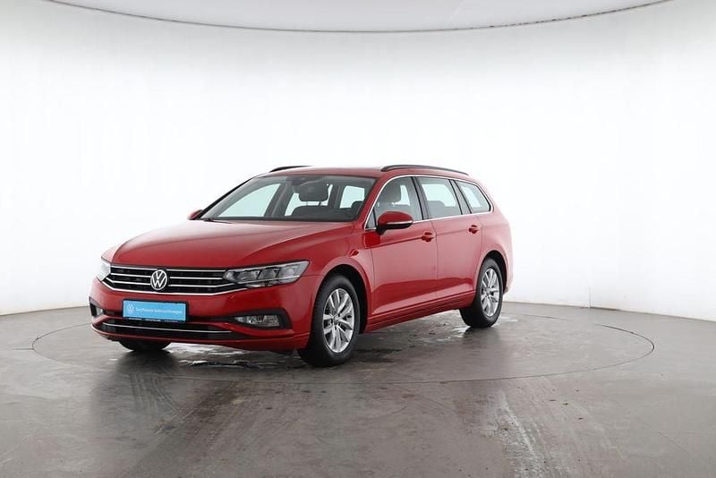 Gebraucht VW Passat Business+ 122 PS (89 kW) 2020 Tornadorot Kombi