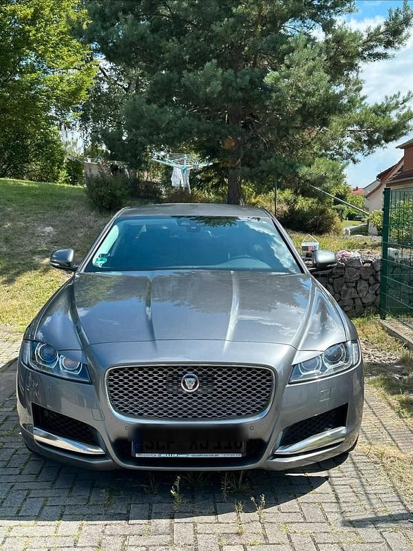 Gebraucht Jaguar XF 300 PS (220 kW) 2017 Grau Limousine