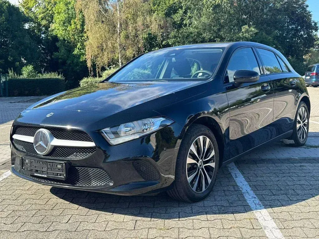 Gebraucht Mercedes A250 218 PS (160 kW) 2022 Nachtschwarz Limousine