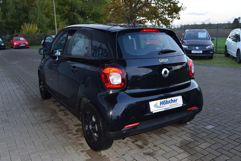 Gebraucht Smart ForFour 71 PS (52 kW) 2018 Schwarz Kleinwagen
