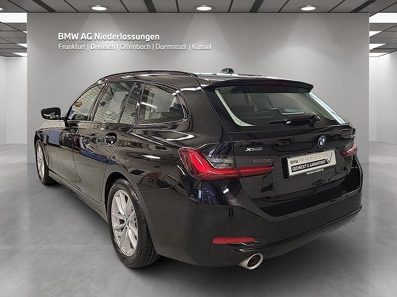 Gebraucht BMW 320e 163 PS (119 kW) 2022 Schwarz Limousine