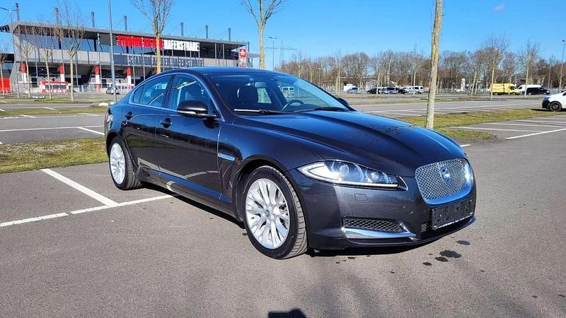 Gebraucht Jaguar XF 241 PS (177 kW) 2013 Stratus grey Limousine