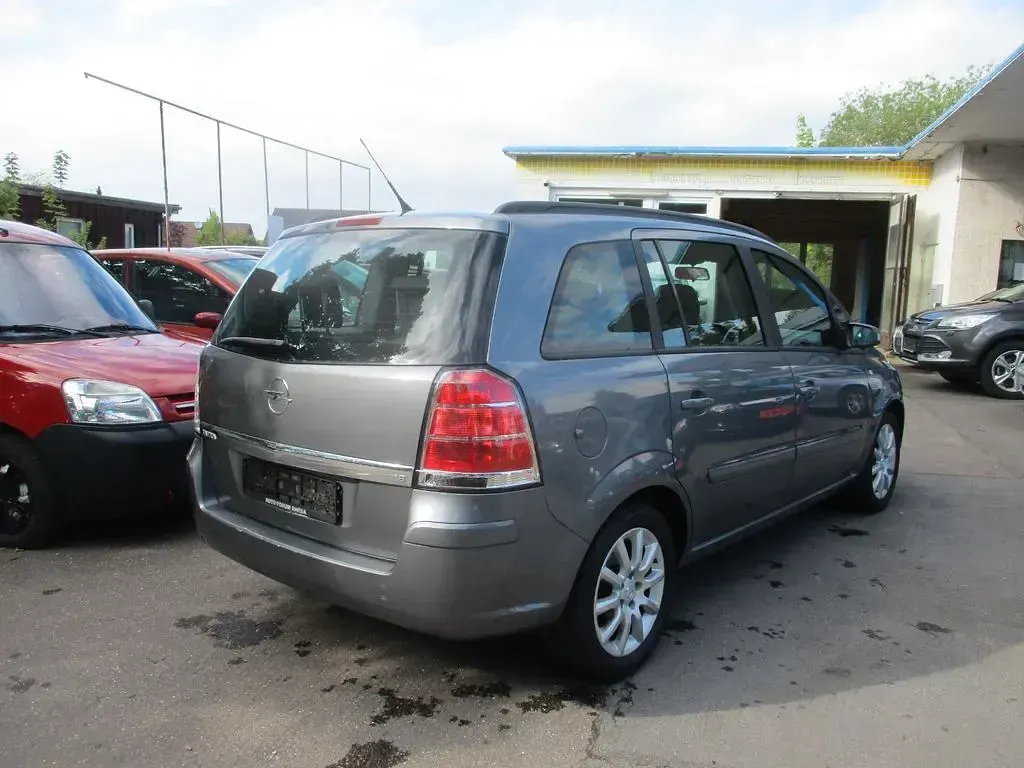 Gebraucht Opel Zafira Edition 140 PS (102 kW) 2005 Grau Van / Kleinbus