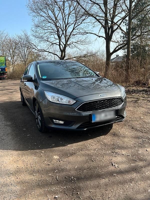 Gebraucht Ford Focus 125 PS (91 kW) 2017 Schwarz Kleinwagen