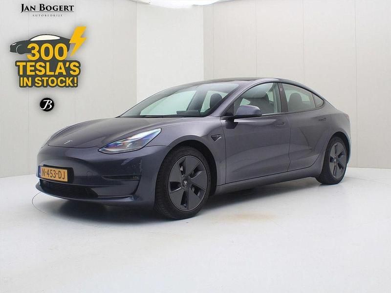 Grau Gebraucht 2021 Tesla Model 3 Long Range AWD Limousine | 27.900 € (Fairer Preis) - Bild 1/4