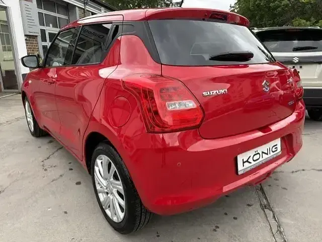 Gebraucht Suzuki Swift Comfort 83 PS (61 kW) 2023 Rot Kleinwagen