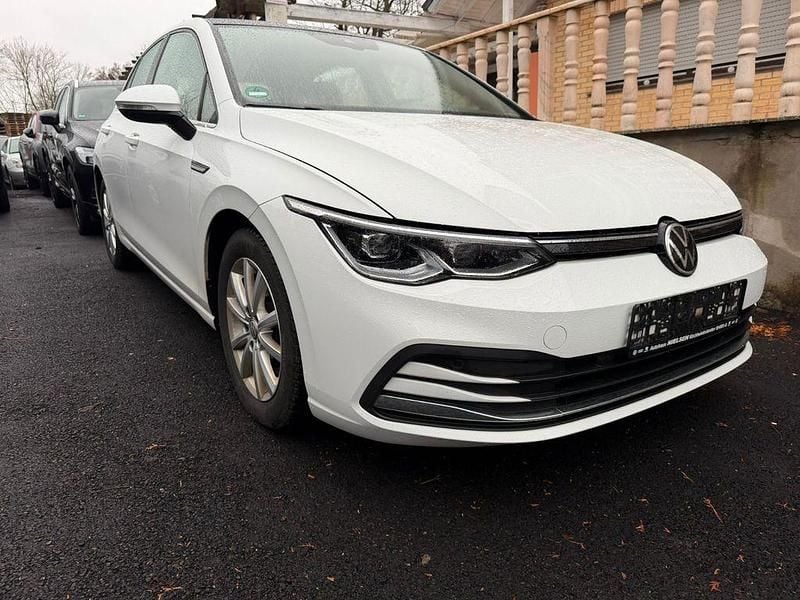 Gebraucht VW Golf VIII Style 150 PS (110 kW) 2020 Pure white Limousine