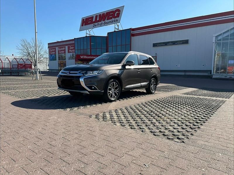 Gebraucht Mitsubishi Outlander 150 PS (110 kW) 2017 Braun SUV