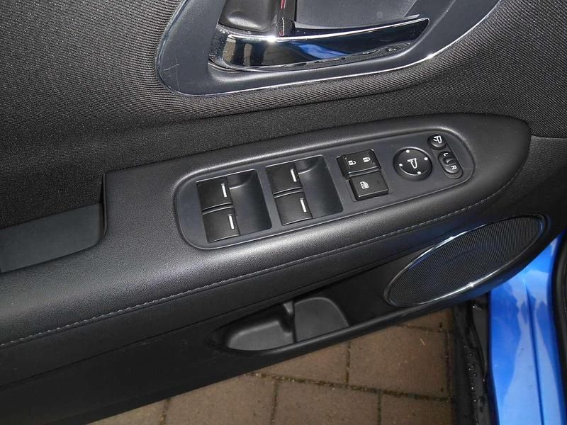 Gebraucht Honda HR-V Elegance 120 PS (88 kW) 2017 Brilliant sporty blue m. SUV