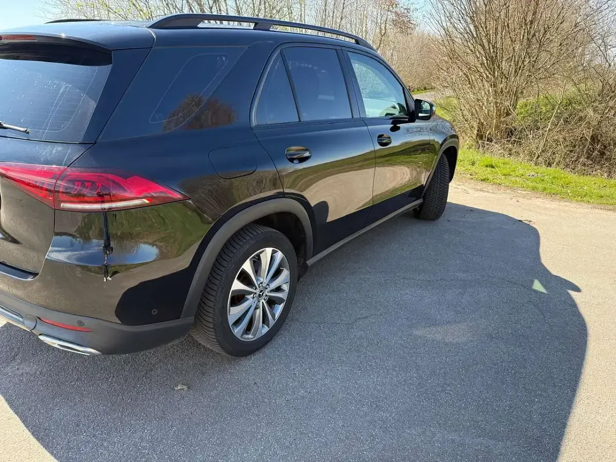 Gebraucht Mercedes GLE300 245 PS (180 kW) 2020 Schwarz SUV