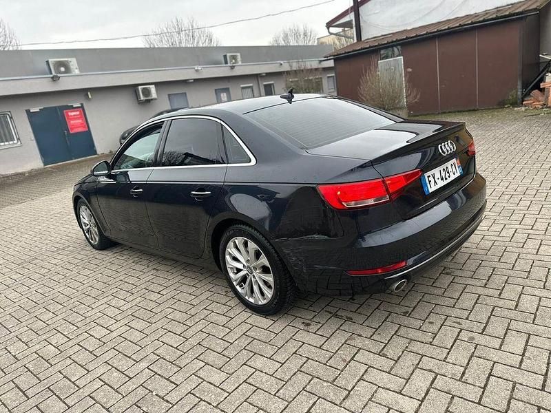 Second-hand Audi A4 Design 150 CP (110 kW) 2016 Albastru Berlinǎ