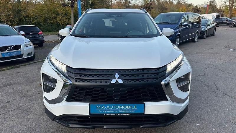 Weiß Gebraucht 2022 Mitsubishi Eclipse Cross Basis SUV | 17.990 € (Superpreis) - Bild 1/4