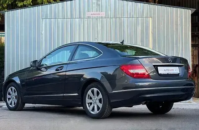 Gebraucht Mercedes C180 156 PS (114 kW) 2011 Grau Coupé