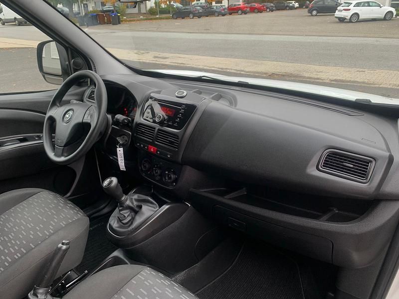 Second-hand Opel Combo 96 CP (70 kW) 2017 Alb Monovolum