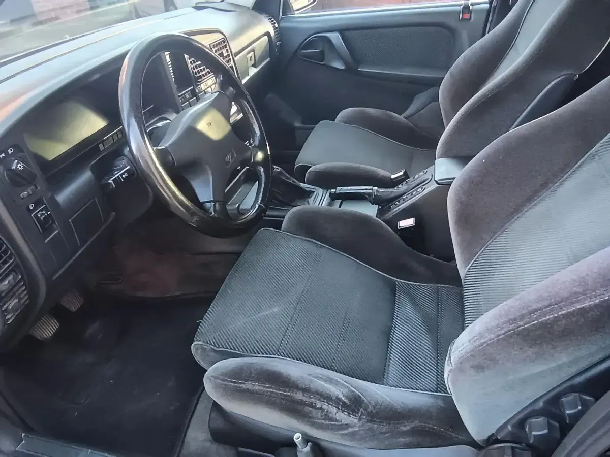 Gebraucht Opel Omega 204 PS (150 kW) 1992 Schwarz Kombi