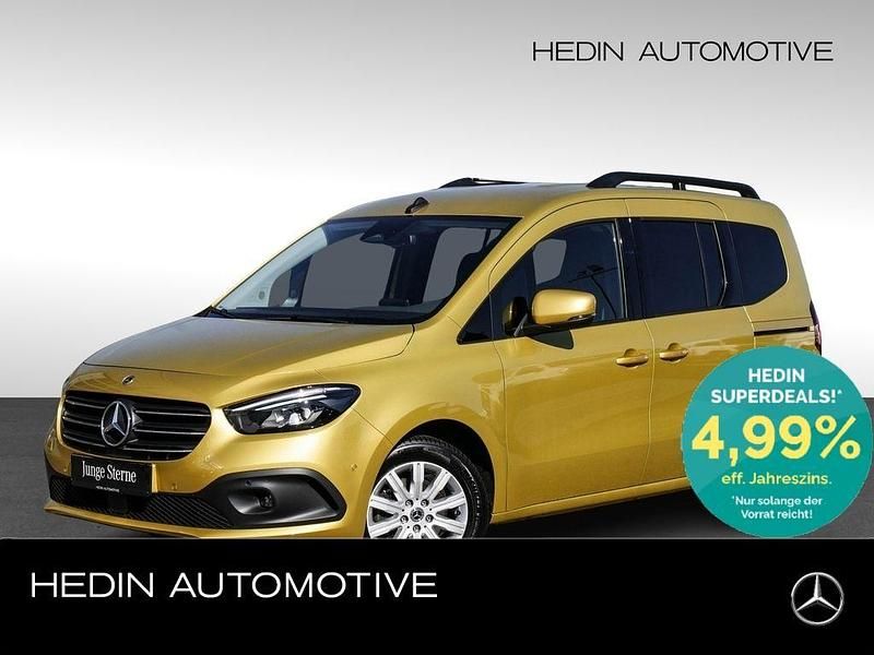 Gelb Gebraucht 2023 Mercedes T180 Progressive Van / Kleinbus | 26.618 € (Guter Preis) - Bild 1/4
