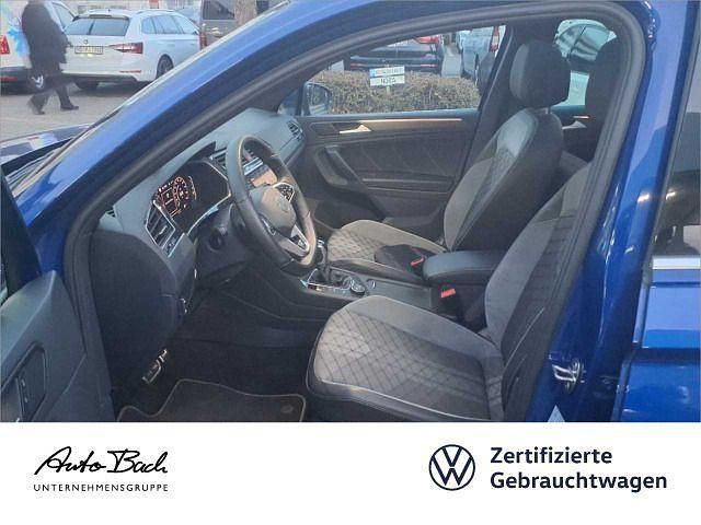 Gebraucht VW Tiguan R-line 200 PS (147 kW) 2023 Lapiz blue metallic SUV