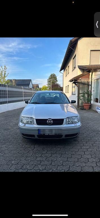 Gebraucht VW Bora 101 PS (74 kW) 1998 Grau Limousine