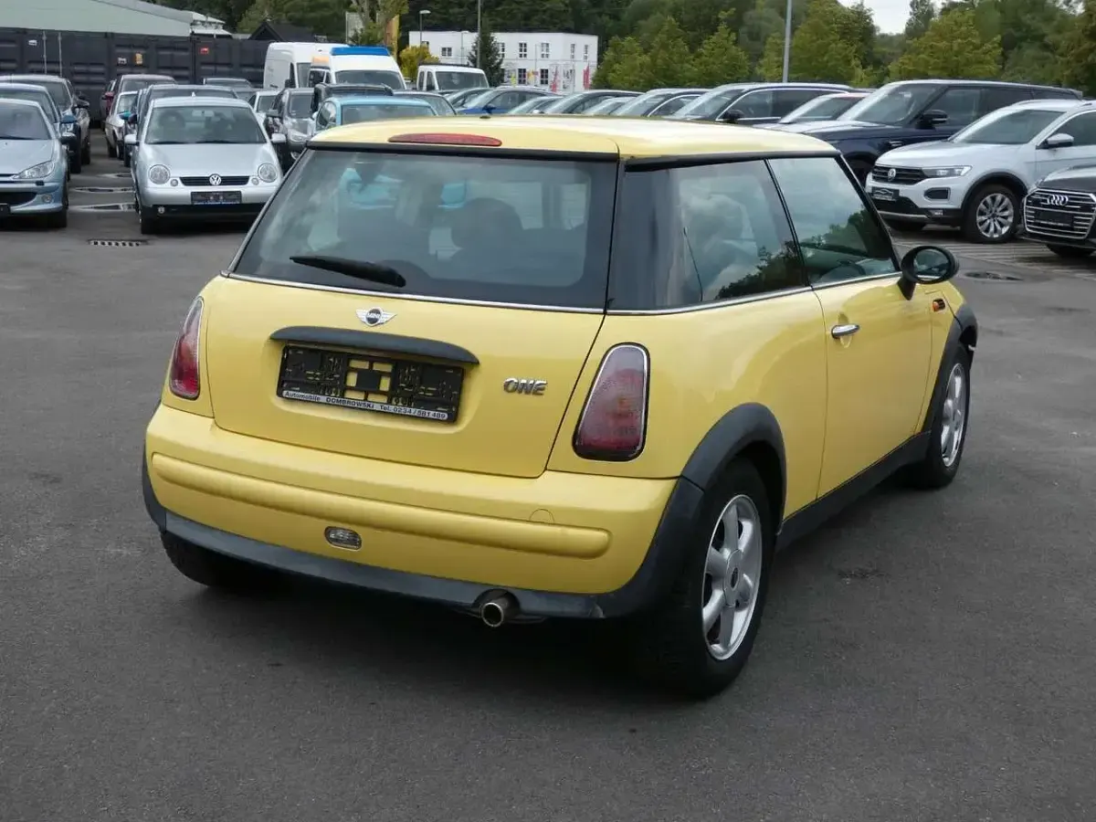 Gebraucht Mini ONE 90 PS (66 kW) 2002 Gelb Kleinwagen
