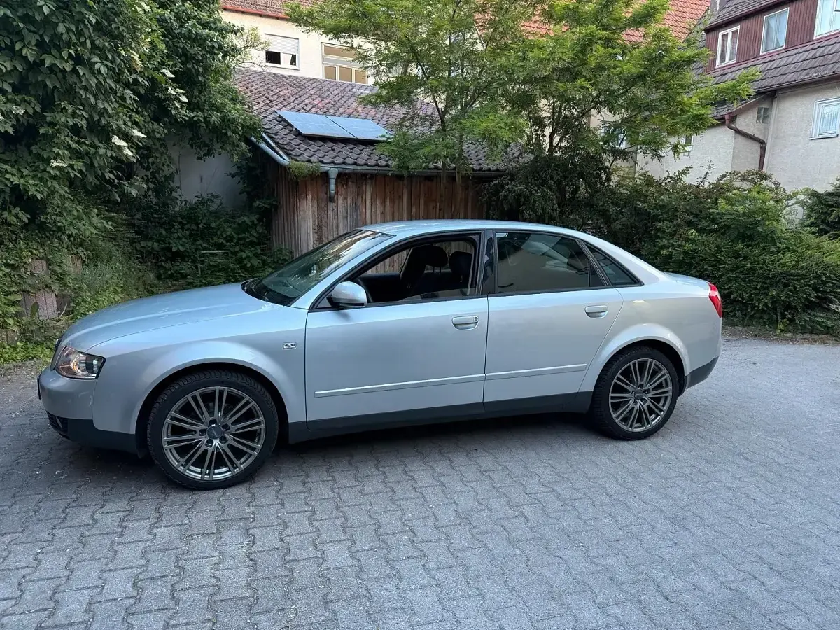 Gebraucht Audi A4 102 PS (75 kW) 2003 Limousine