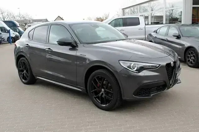 Gebraucht Alfa Romeo Stelvio Veloce 209 PS (153 kW) 2021 Grau SUV