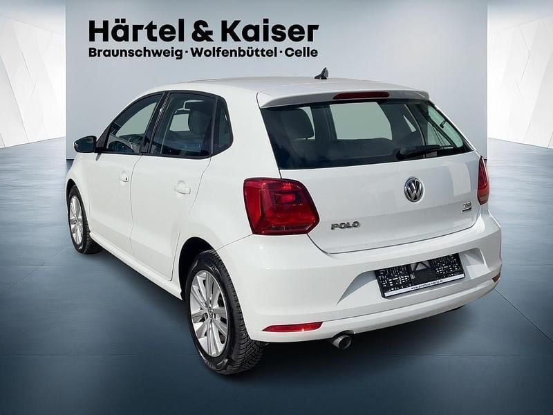 Gebraucht VW Polo Comfortline 90 PS (66 kW) 2016 Pure white (weiß) Limousine