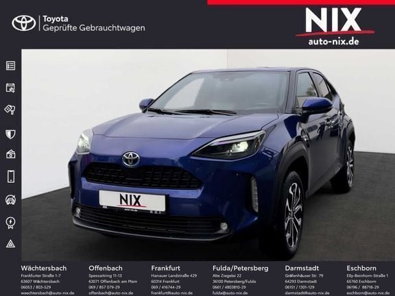 Nachtblau mica metallic Gebraucht 2022 Toyota Yaris Hybrid Connect Style | 25.170 € (Etwas zu teuer) - Bild 1/4