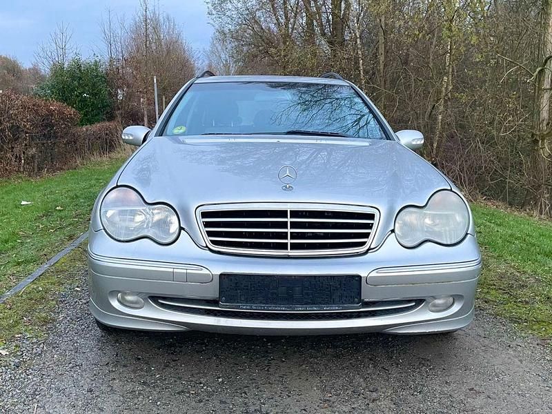 Gebraucht Mercedes C270 Avantgarde 170 PS (125 kW) 2004 Silber Kombi
