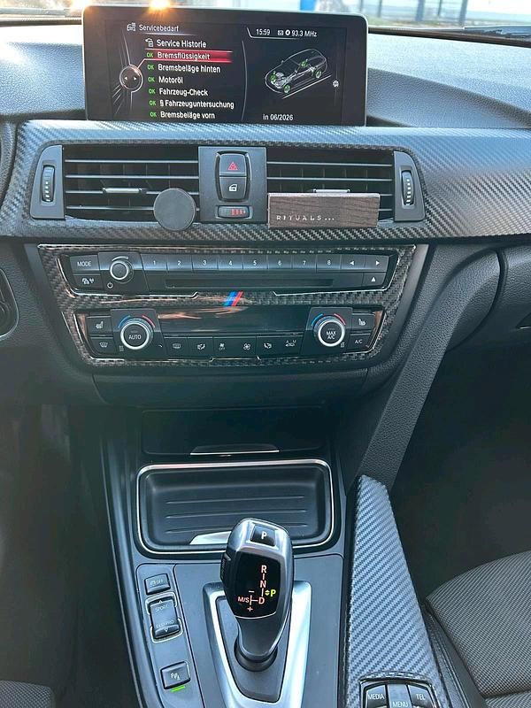 Gebraucht BMW 320 184 PS (135 kW) 2014 Schwarz Kombi