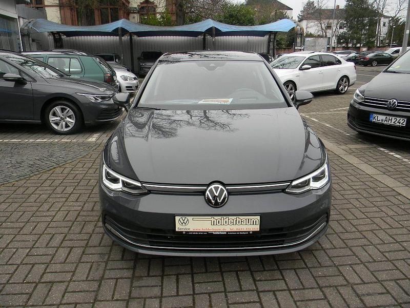 Gebraucht VW Golf VIII Active 150 PS (110 kW) 2022 Delfingrau (metallic) Limousine
