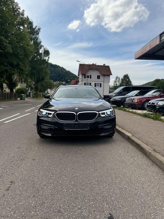 Schwarz Gebraucht 2017 BMW 525 Sport Line Kombi | 22.000 € (Guter Preis) - Bild 1/4