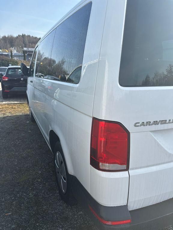 Gebraucht VW Caravelle Trendline 110 PS (80 kW) 2023 Weiß Van / Kleinbus