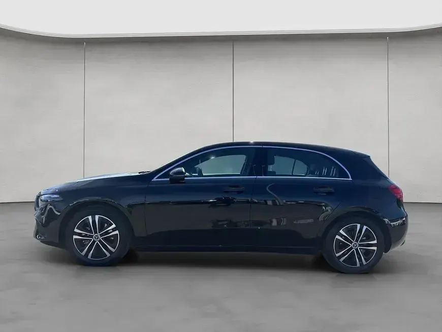 Gebraucht Mercedes A180 Advanced 136 PS (100 kW) 2025 Schwarz Limousine