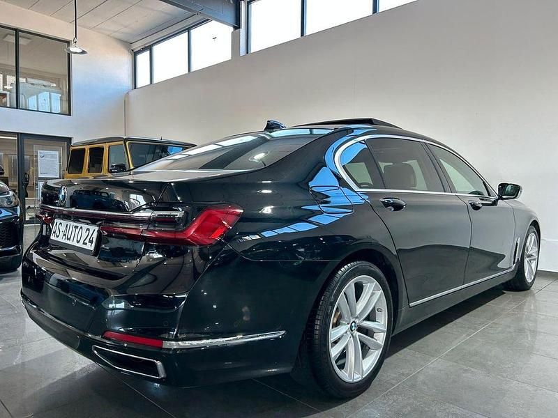 Gebraucht BMW 730L Performance 286 PS (210 kW) 2022 Schwarz Limousine