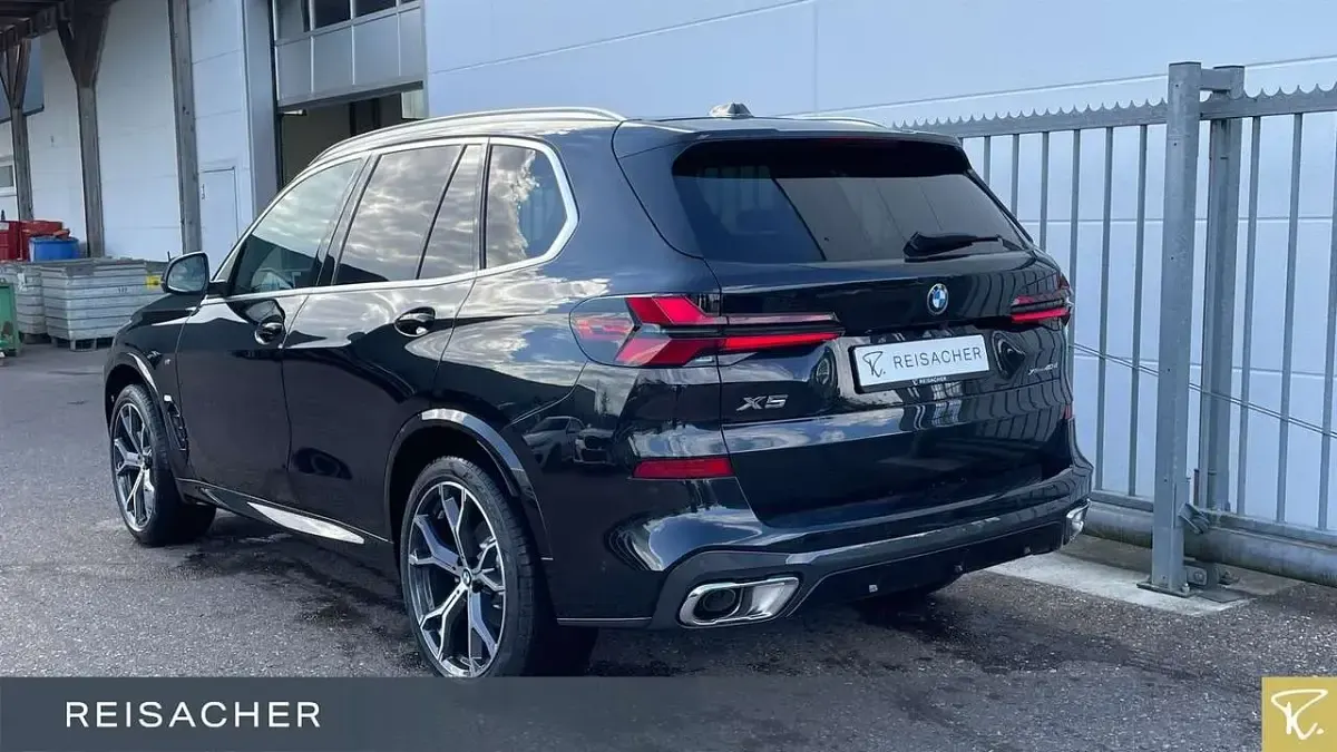 Neu BMW X5 M Sport 352 PS (258 kW) 2026 Saphirschwarz metallic SUV