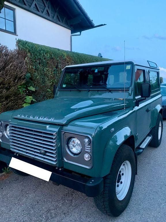 Grün Gebraucht 2015 Land Rover Defender SUV | 48.000 € (Superpreis) - Bild 1/4