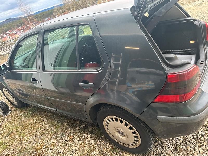 Gebraucht VW Golf IV 90 PS (66 kW) 2000 Kleinwagen