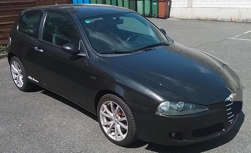 Schwarz Gebraucht 2005 Alfa Romeo 147 Ti Kleinwagen | 1.750 € (Fairer Preis) - Bild 1/3