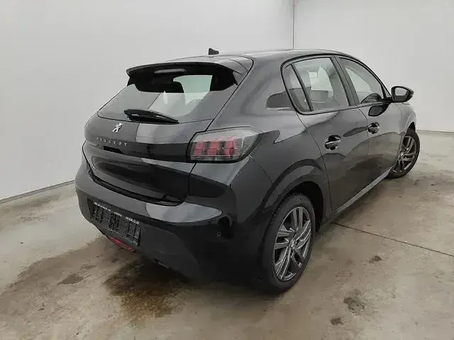 Gebraucht Peugeot 208 Active 101 PS (74 kW) 2022 Lackierung schwarz perla nera/ty Kleinwagen