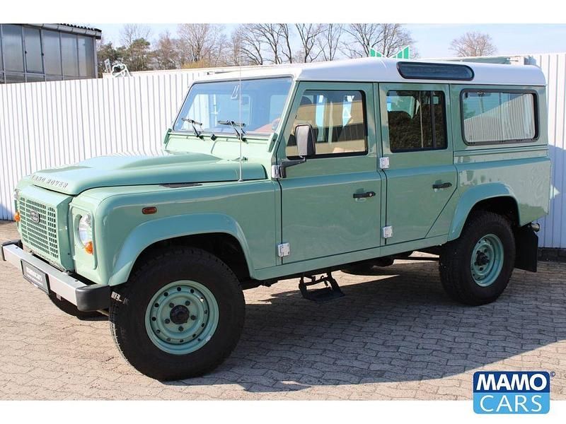 Gebraucht Land Rover Defender 122 PS (89 kW) 2013 Grün Kombi