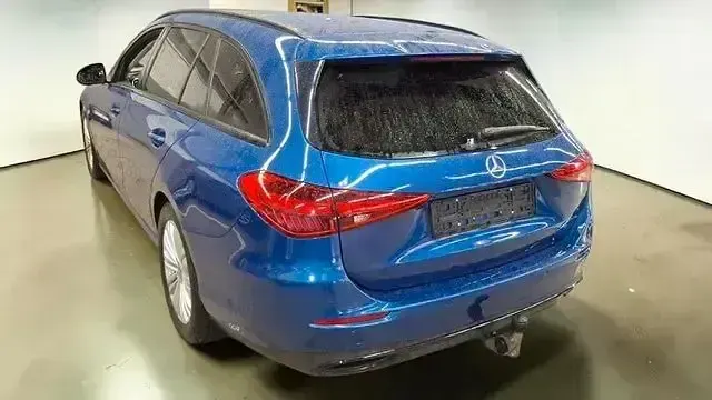 Gebraucht Mercedes C220 Avantgarde 270 PS (198 kW) 2023 Blau Limousine