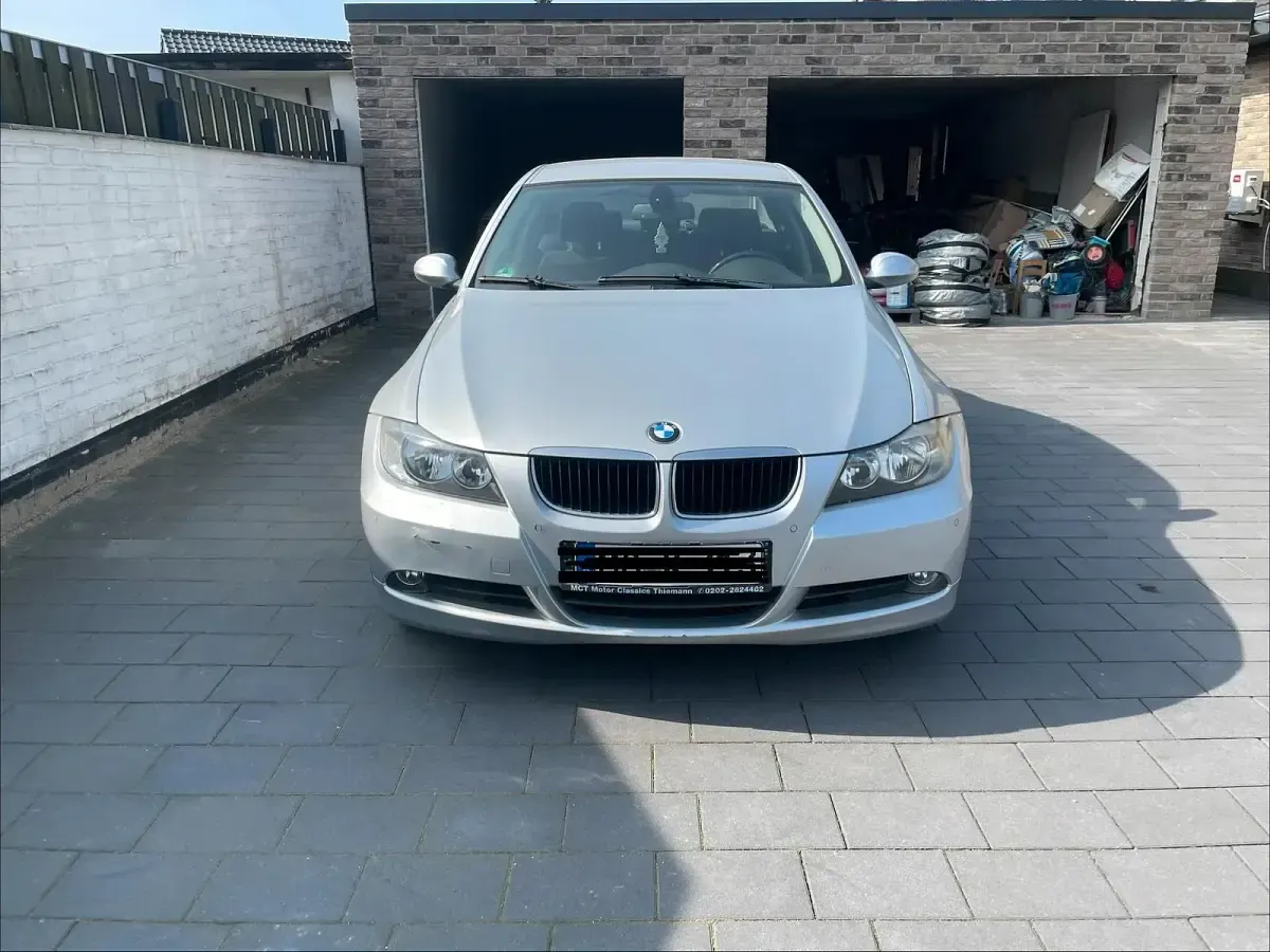 Używany BMW 320 170 KM (125 kW) 2007 Srebrny Sedan/Limuzyna