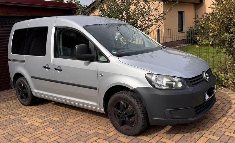 Silber Gebraucht 2012 VW Caddy Maxi Trendline Van / Kleinbus | 6.000 € (Superpreis) - Bild 1/4