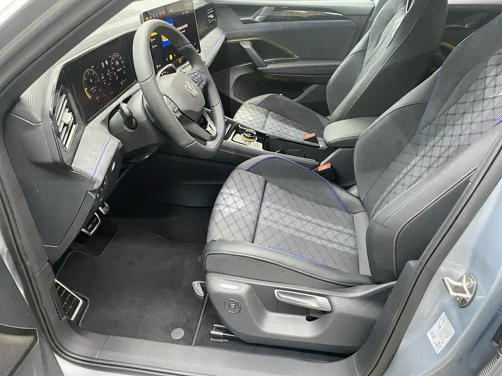 Neu VW Tiguan R-line 150 PS (110 kW) 2026 Oyster silver metallic SUV