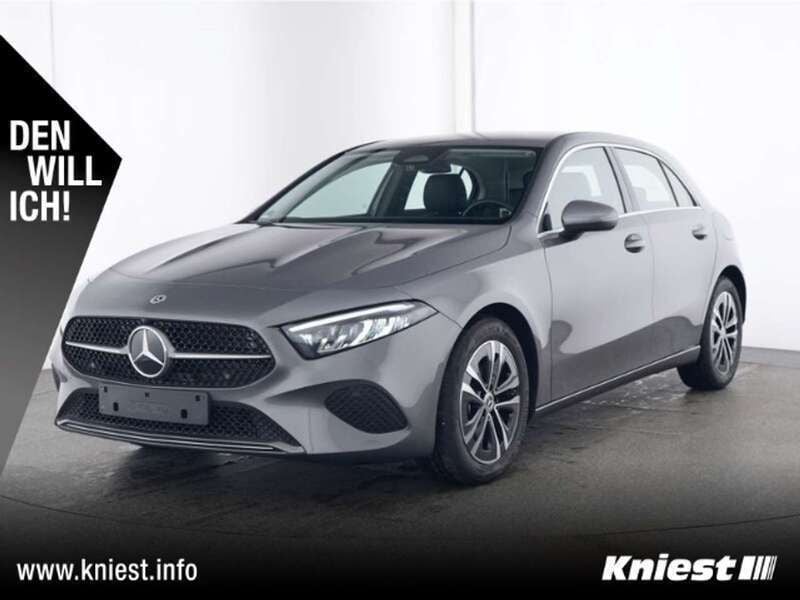 Grau Gebraucht 2023 Mercedes A200 Advanced Limousine | 30.250 € (Fairer Preis) - Bild 1/4