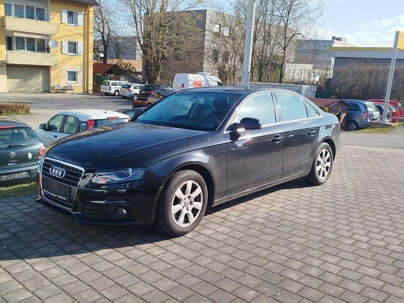 Gebraucht Audi A4 Attraction 120 PS (88 kW) 2011 Schwarz Limousine