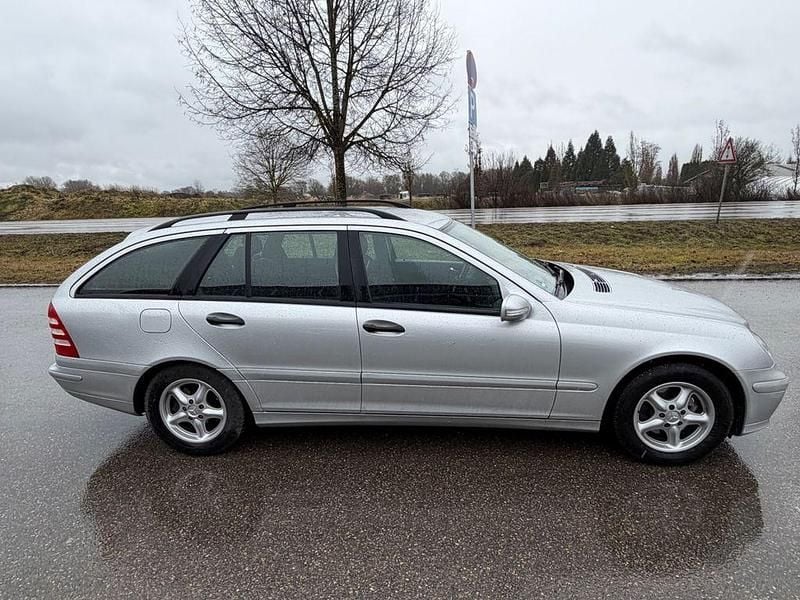 Gebraucht Mercedes C180 Elegance 143 PS (105 kW) 2005 Silber Limousine