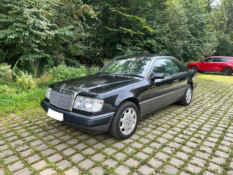 Schwarz Gebraucht 1990 Mercedes E230 Coupé | 6.000 € - Bild 1/4