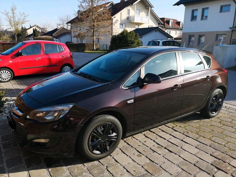 Gebraucht Opel Astra 120 PS (88 kW) 2015 Braun Limousine